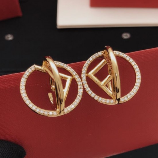 2026新品 イヤリング FENDI フェンデイ スタイルUP効果抜群！おしゃれ必須