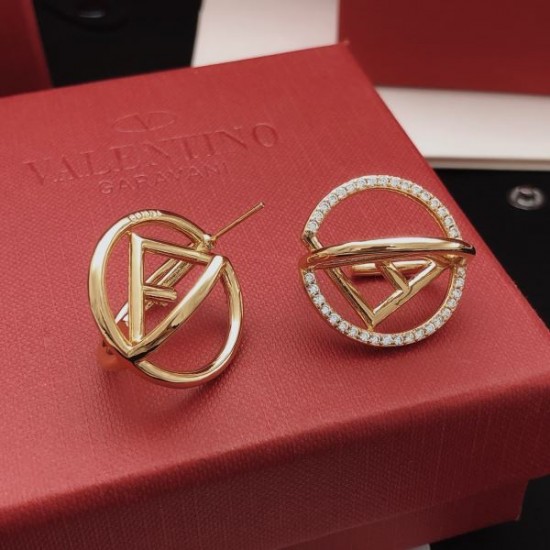 2026新品 イヤリング FENDI フェンデイ スタイルUP効果抜群！おしゃれ必須