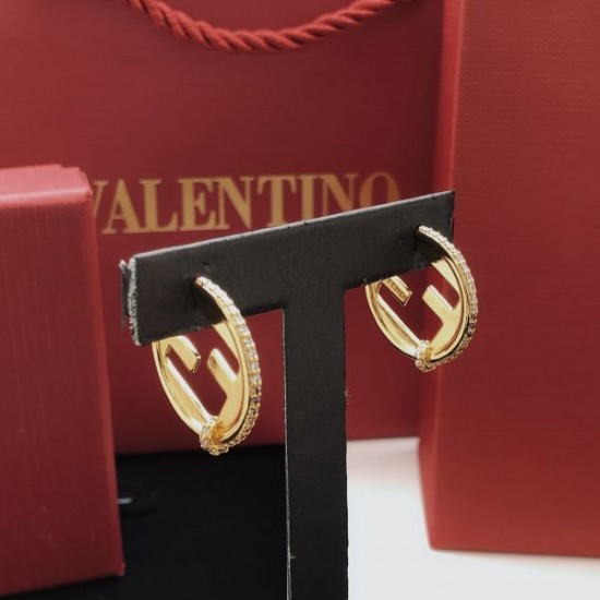 2026新品 イヤリング FENDI フェンデイ おしゃれ上級者にぴったりのデザイン