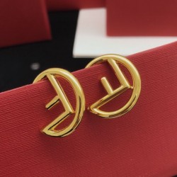 2026新品 イヤリング FENDI フェンデイ 毎シーズン大活躍！飽きのこないデザイン