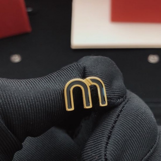 2026新品 イヤリング MIU MIU ミュウミュウ 超人気美品 セール中アイテム