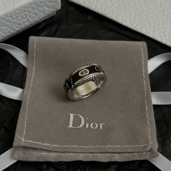 2026新品 リング DIOR ディオール きれいめな印象で着こなせる新作