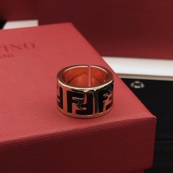 2026新品 リング FENDI フェンデイ トレンドコーディネートに映えるデザイン