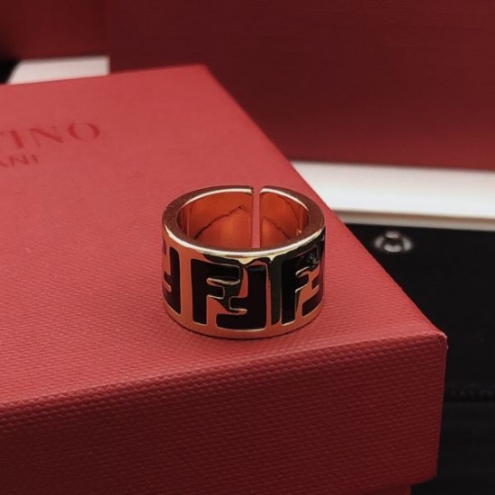 2026新品 リング FENDI フェンデイ トレンドコーディネートに映えるデザイン