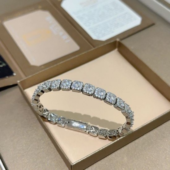 2026新品 ブレスレット BVLGARI ブルガリ 毎シーズン存在感を放つ人気モデル