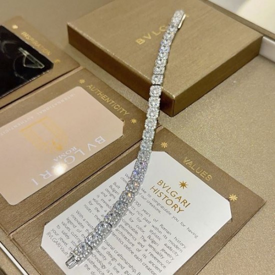 2026新品 ブレスレット BVLGARI ブルガリ 毎シーズン存在感を放つ人気モデル