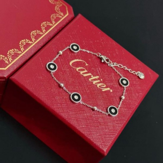 2026新品 ブレスレット CARTIER カルティエ 個性的な印象に仕上がるデザイン