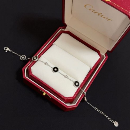 2026新品 ブレスレット CARTIER カルティエ 個性的な印象に仕上がるデザイン