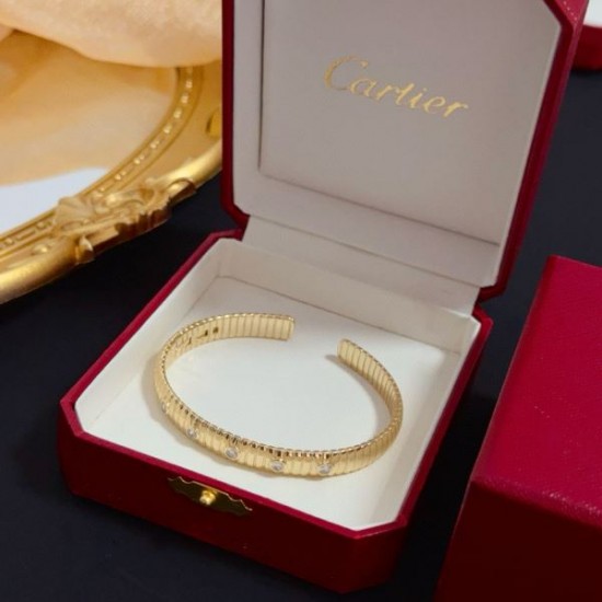 2026新品 ブレスレット CARTIER カルティエ すっきり美しいシルエット