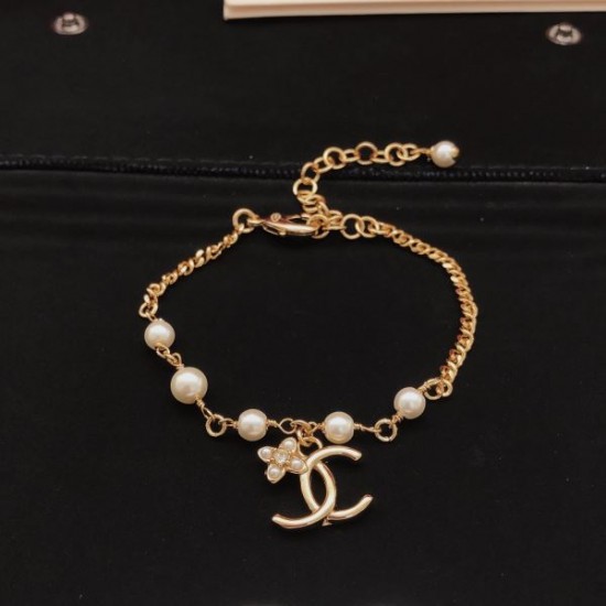 2026新品 ブレスレット CHANEL シャネル スタイリッシュな雰囲気漂う新作