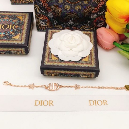2026新品 ブレスレット DIOR ディオール 今年らしく魅力を引き立てる新作