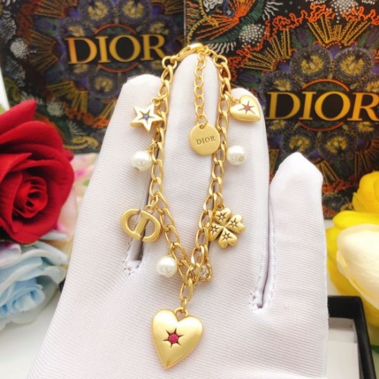 2026新品 ブレスレット DIOR ディオール 今季ファッション感漂う注目モデル