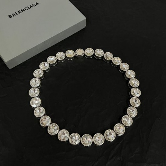 2026新品 ネックレス BALENCIAGA バレンシアガ 日本未上陸モデルとして話題