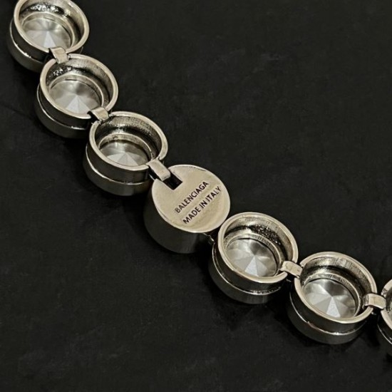 2026新品 ネックレス BALENCIAGA バレンシアガ 日本未上陸モデルとして話題