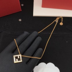 2026新品 ネックレス FENDI フェンデイ カジュアルコーデに最適