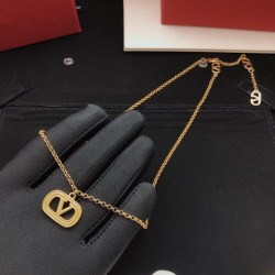 2026新品 ネックレス VALENTINO ヴァレンティノ 絶大な人気を誇る新作