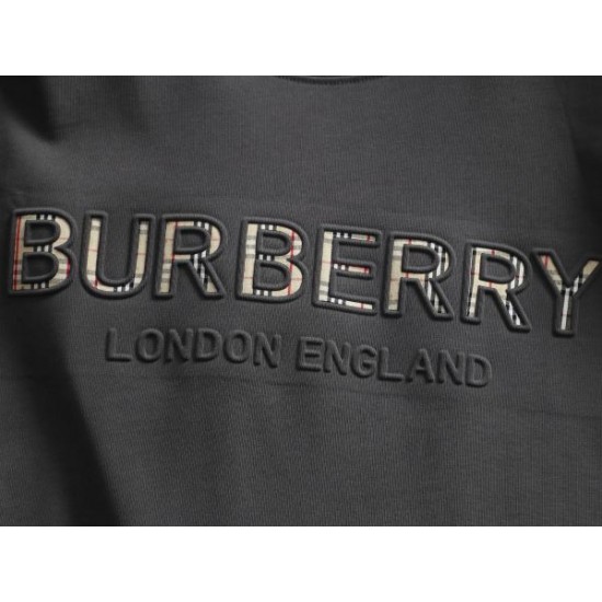 2026新品 半袖Tシャツ BURBERRY バーバリー 明るい雰囲気があり、春夏にぴったりの一枚
