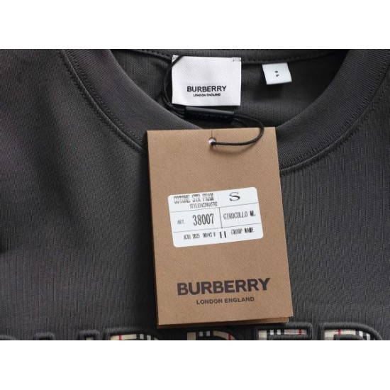 2026新品 半袖Tシャツ BURBERRY バーバリー 明るい雰囲気があり、春夏にぴったりの一枚