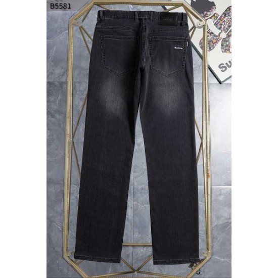 2026新品 ジーンズ BURBERRY バーバリー 限定版プリント登場！