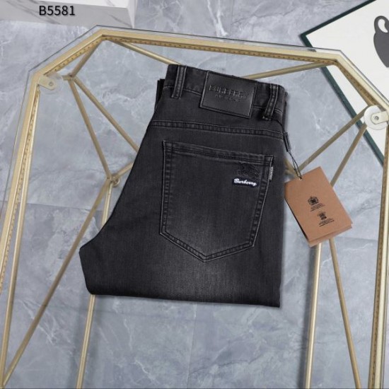 2026新品 ジーンズ BURBERRY バーバリー 限定版プリント登場！