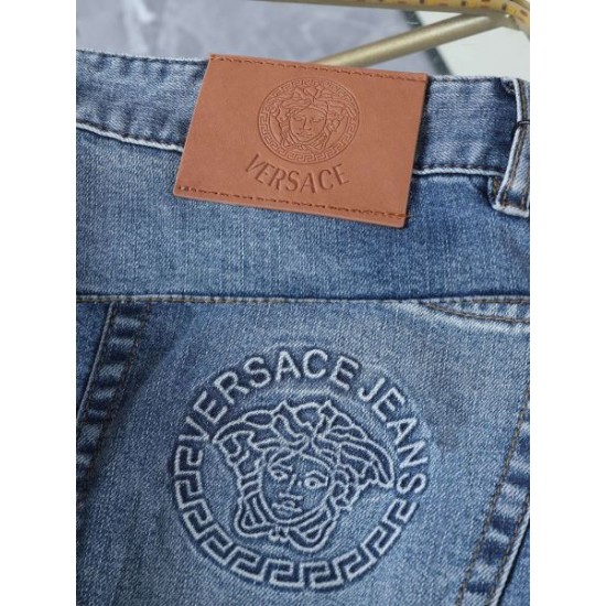2026新品 ジーンズ VERSACE ヴェルサーチェ 人気急上昇の新作！