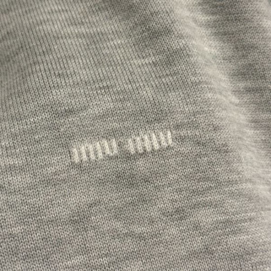 2026年新作 MIU MIU ミュウミュウ 長袖ニット トレンド感