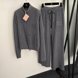 2026年新作 MIU MIU ミュウミュウ セットアップ 新作値下げ