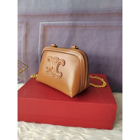 2026新品 ショルダーバッグ CELINE セリーヌ 洗練デザイン トレンド最前線 上品高級感