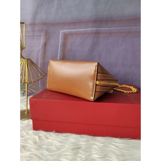 2026新品 ショルダーバッグ CELINE セリーヌ 洗練デザイン トレンド最前線 上品高級感