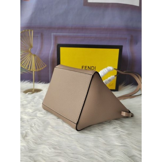 2026新品 トートバッグ FENDI フェンディ 洗練モダン 個性派ラグジュアリー