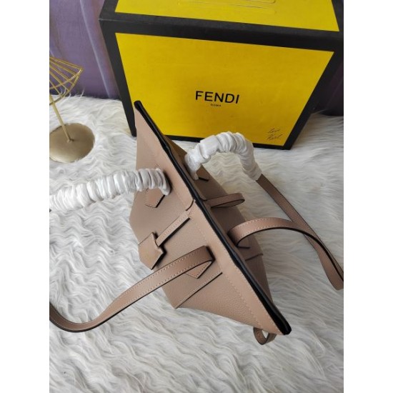 2026新品 トートバッグ FENDI フェンディ 洗練モダン 個性派ラグジュアリー