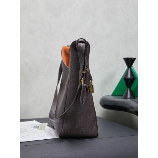 2026新品 トートバッグ MIU MIU ミュウミュウ トレンド感満載 洗練デザイン