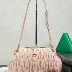 2026新品 トートバッグ MIU MIU ミュウミュウ モード可愛い 洗練高級感