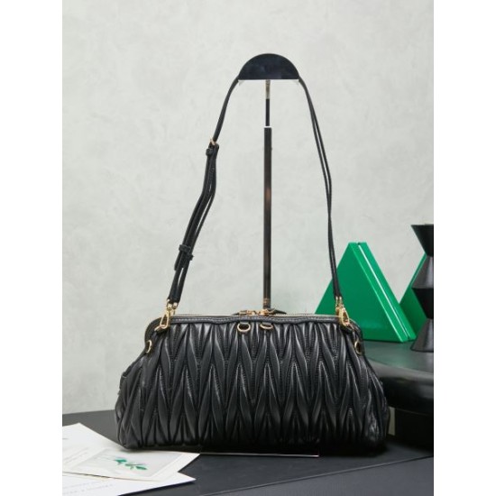 2026新品 トートバッグ MIU MIU ミュウミュウ モード可愛い 洗練高級感