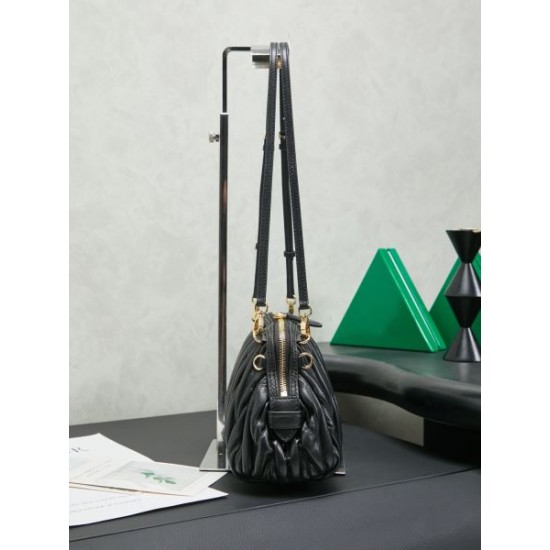 2026新品 トートバッグ MIU MIU ミュウミュウ モード可愛い 洗練高級感