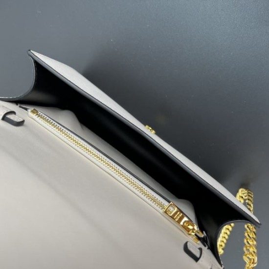 2026新品 ショルダーバッグ PRADA プラダ 定番人気 ミニマル洗練スタイル