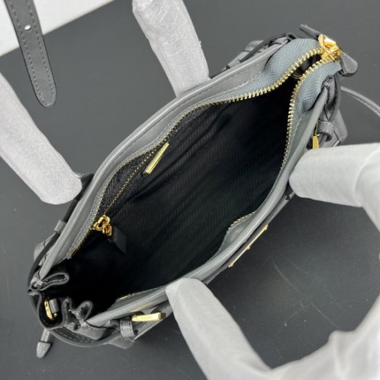 2026新品 トートバッグ PRADA プラダ 洗練シンプル 大人上品