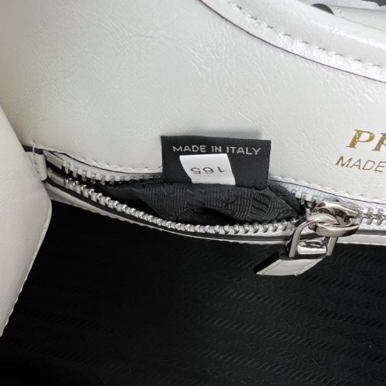 2026新品 トートバッグ PRADA プラダ スタイリッシュ 高級感デザイン