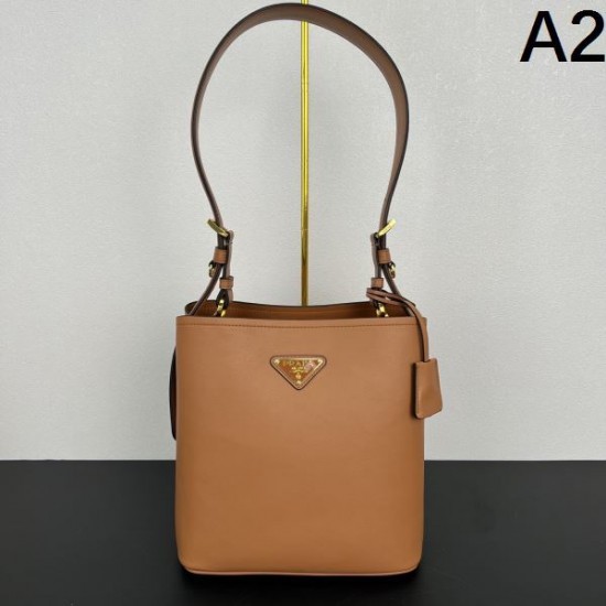 2026新品 トートバッグ PRADA プラダ モダン洗練 トレンドモデル