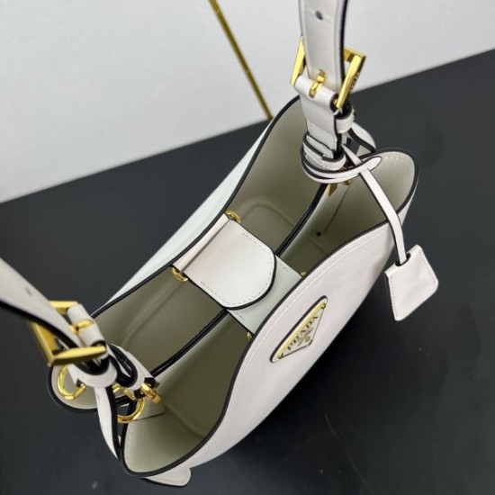 2026新品 トートバッグ PRADA プラダ モダン洗練 トレンドモデル