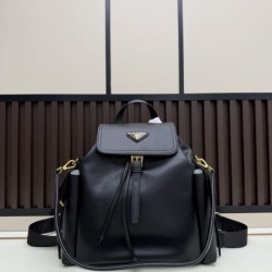 2026新品 バックパック PRADA プラダ ミニマル洗練 高級感スタイル