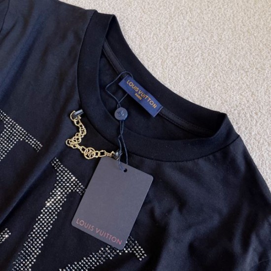 2026新品 半袖Tシャツ LOUIS VUITTON ルイヴィトン 高級感際立つ新作 おしゃれ度アップ必須