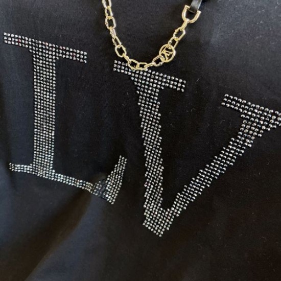 2026新品 半袖Tシャツ LOUIS VUITTON ルイヴィトン 高級感際立つ新作 おしゃれ度アップ必須