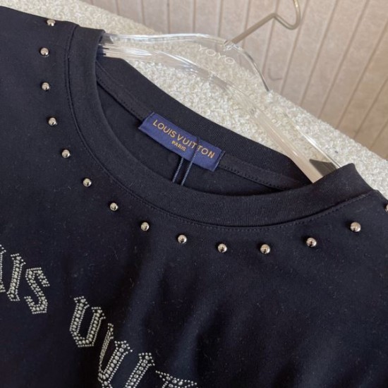 2026新品 半袖Tシャツ LOUIS VUITTON ルイヴィトン リラックス感漂う上品カジュアル 人気モデル