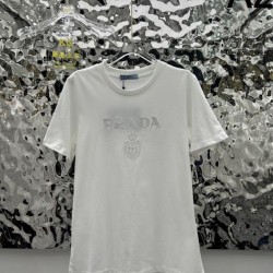 2026新品 半袖Tシャツ PRADA プラダ 洗練されたモダンデザイン 新色登場人気モデル