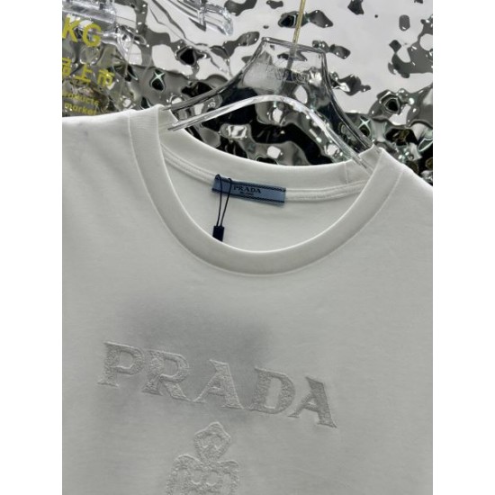 2026新品 半袖Tシャツ PRADA プラダ 洗練されたモダンデザイン 新色登場人気モデル