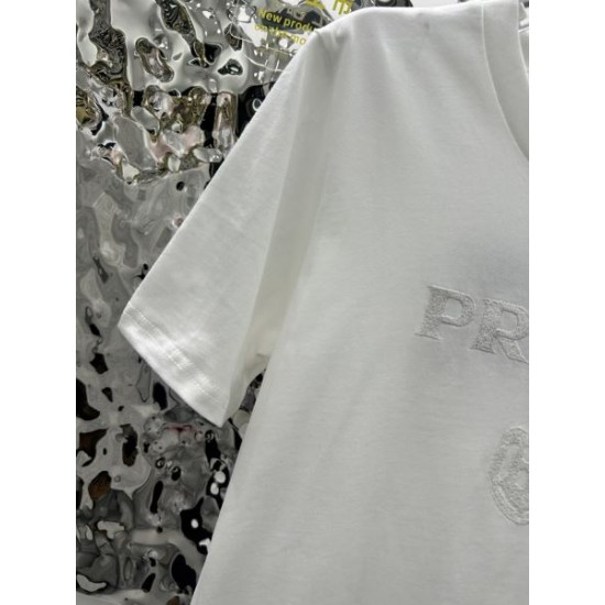 2026新品 半袖Tシャツ PRADA プラダ 洗練されたモダンデザイン 新色登場人気モデル