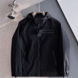 2026新品 アウター PRADA プラダ 春映えする洗練アイテム