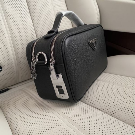 PRADA プラダ ショルダーバッグ 2026新作 長く愛用できるタイムレスデザイン