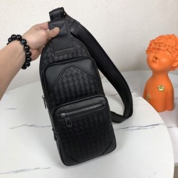 BOTTEGA VENETA ボッテガヴェネタ ボディバッグ 2026新作 愛用者多数の人気モデル
